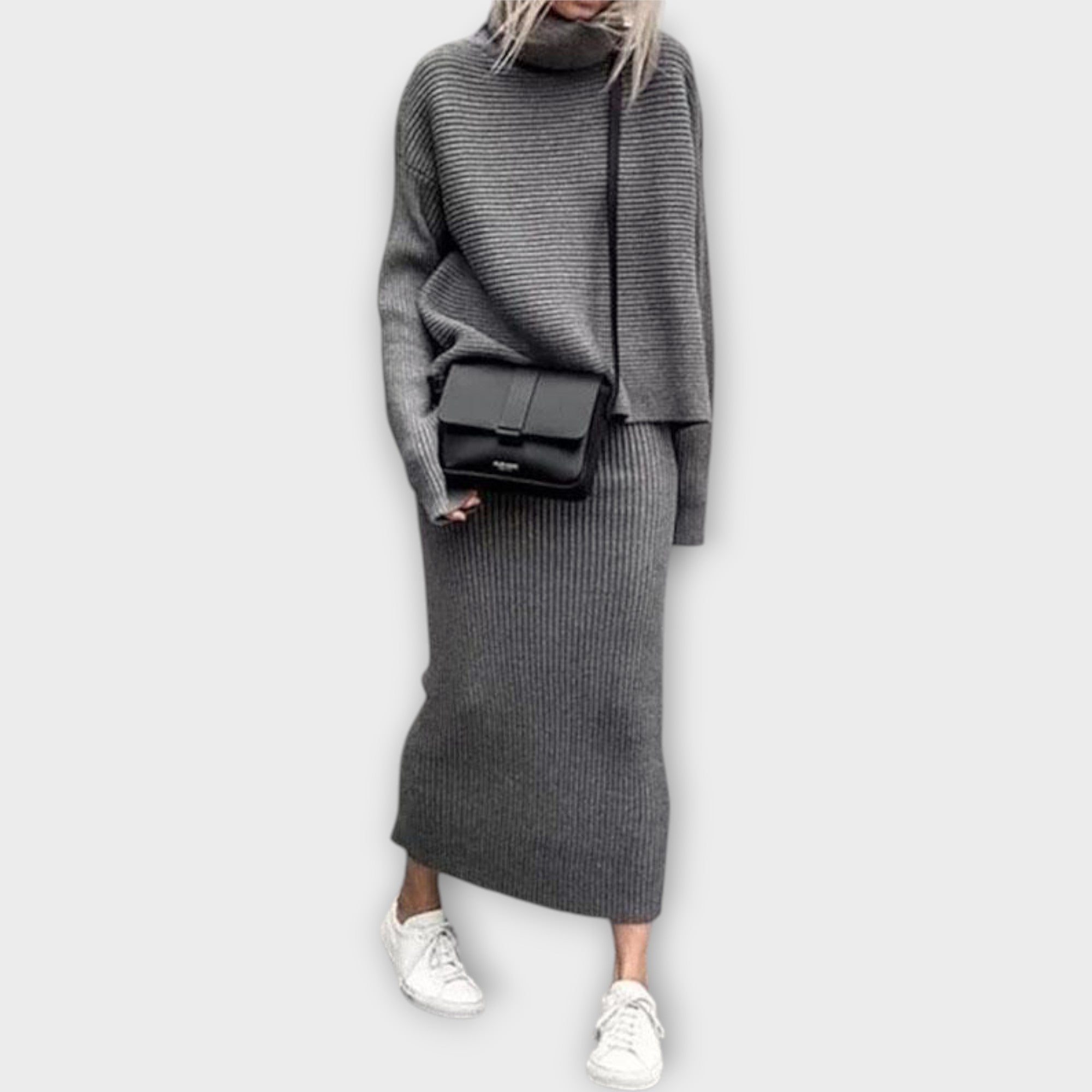 Rhea | Kompleks ar svārkiem un minimālistisku estētiku