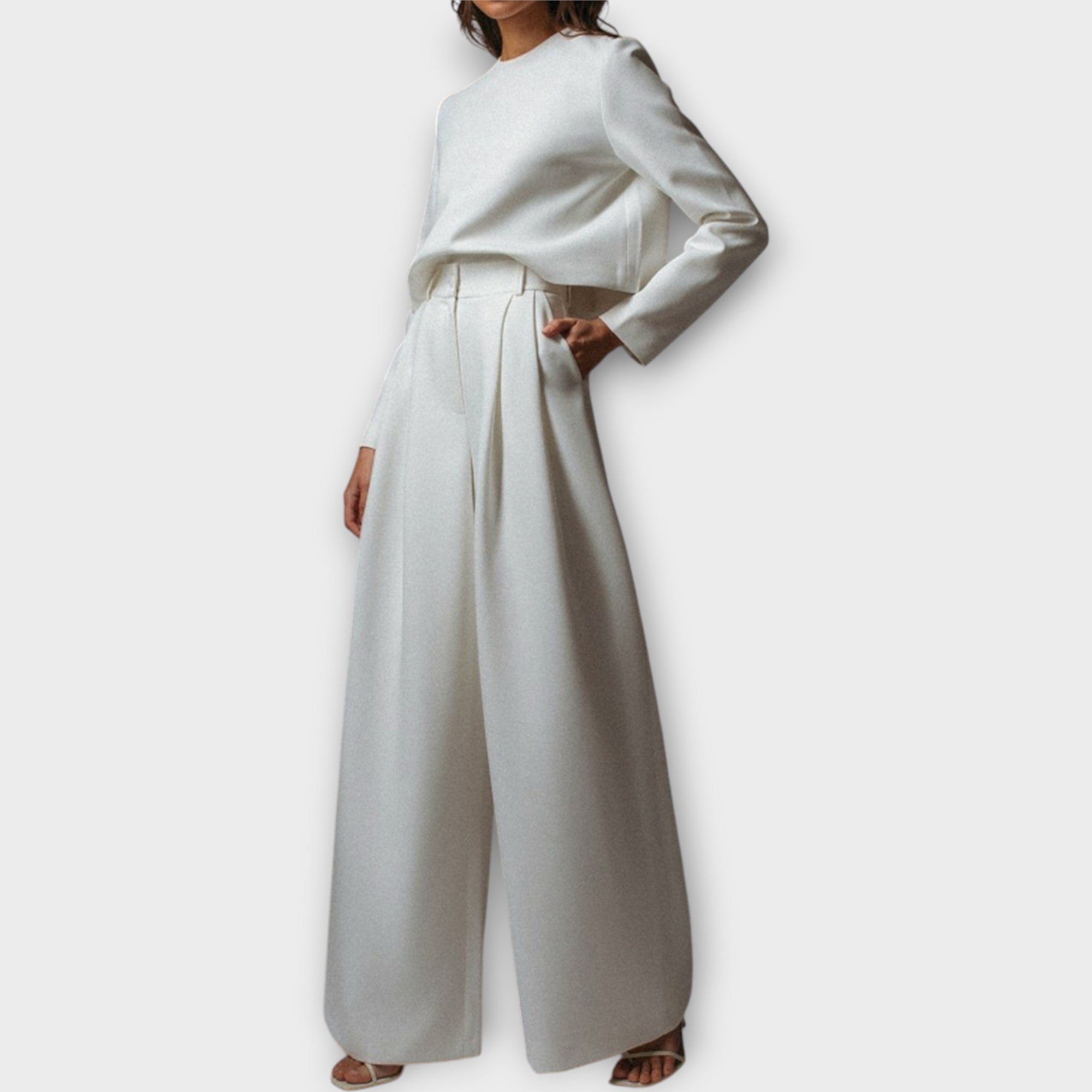 Raya | Elegants komplekts ar vienkāršību un mūžīgu stilu