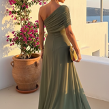 Uma - Garš plūstošs kleita ar elegantu dizainu